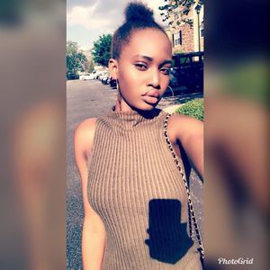 Meet your Posher, Manuela